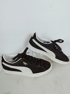 Puma Men's Suede Classic XXI Black White Sneakers, Sz 7.5